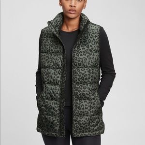 Gap Women - Gray Leopard Print Vest size: S NWOT